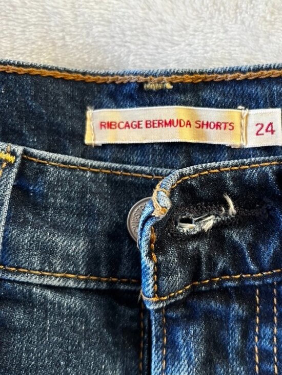 Levi's Premium high waisted jean shorts size 24 - Picture 4 of 7